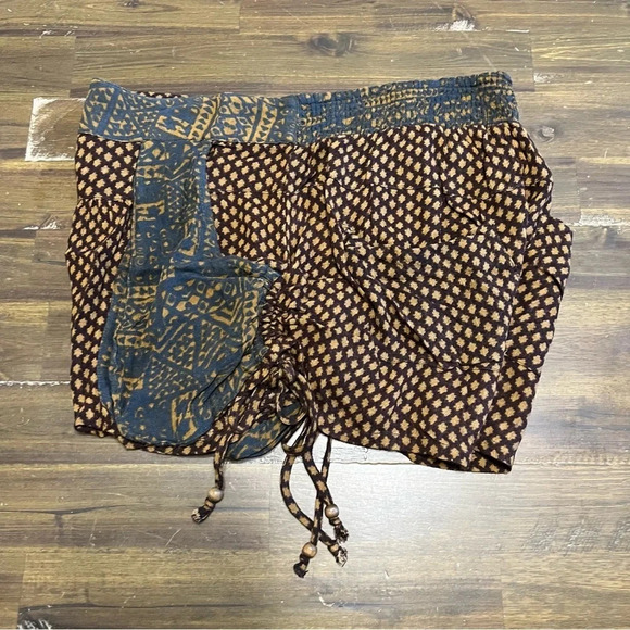Free People Mixed Print Drawstring Ruched Relaxed Shorts - Picture 5 of 6